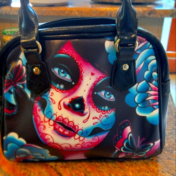 Purse - Picture 1 of 2